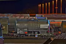 Güterwagen 85 CH-WASCO 7353 806-9 Typ Zas (Heimatbahnhof Delemont)
steht nachts beladen mit Ethanol am Ablaufberg des Bahnhofs Muttenz.Bild Juli 2015