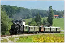 25-026 mit ihrem UEx 13425 von Imeno nach Celje am 29.8.2015, aufgenommen kurz vor dem Bahnhof Šmarje pri Jelšah.