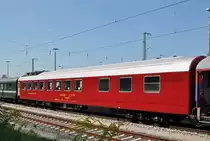 Die Ce 6/8 III 14305 «Krokodil» fährt an das große Jubiläum «100 Jahre elektrische Züge» in Gävle/Schweden. Der Restaurantwagen 61 85 88 - 70 004-6, ist auch im Zug eingereiht. Die Aufnahme stammt vom 31.08.2015.