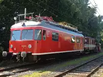 Turmtriebwagen 701 119-0 in neuem Glanz und neuer Hauptuntersuchung vom 27.08.2015.
Techn.Daten: Baujahr: 1968 - Hersteller: Waggonfabrik Uerdingen - Bauart: Bo-dm - Leistung: 2x150PS - Gewicht: 24,6t - Höchstgeschw.: 90km/h - LüP:13,95m
Bahnhofsfest Alverdissen 30.08.2015