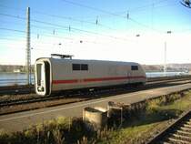 ICE-Triebkopf 401-566
abgestellt in
Koblenz-Ehrenbreitstein (rechtsrheinisch!)
15.12.2006