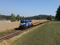 Die 740 874 mit einem Güterzug am 31.08.2015 unterwegs bei Třísov.