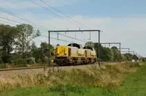 Als Lokzug rollt das Doppelgespann 7768 und 7837 auf der Linie 35 Richtung Diest. Hier aufgenommen am 26/08/2015.