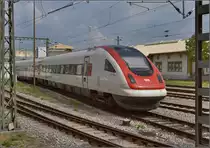 ICN RABDe 500 007-1  Albert Einstein  auf Kurzbesuch in Konstanz. Unter der Woche wird eine ICN-Garnitur nach Konstanz geschickt, während eine normale IR-Garnitur mit EW4 turnusgemäss in den Unterhalt kommt. September 2015.