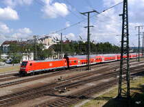 DB - Lok 146 216-7 mit RE beim verlassen des Bahnhofs Singen am 02.08.2015