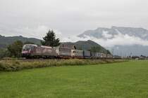 1116 180  Eurovision Song Contest  mit einem Aufliegerzug am 25. August 2015 bei Niederaudorf.