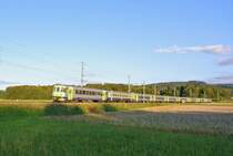 Schon bald sind die alten EWI Module an den EWIII Pendeln Geschichte; nur noch ganz knapp reichte die Sonne... RE 4382, Bt EWI 50 63 29-33 902-8, B EWI 50 85 20-35 469-9 und Re 420 502-7, Worb SBB, 07.09.2015. 

