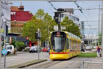 Be 6/10 Tango der Linie 11 im Dreispitz. (05.09.2015)