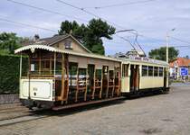 De Kusttram, Wagen Nr.8816 vor der Fahrzeughalle am Loskaai in  De Panne am 29.8.2015