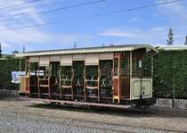 De Kusttram,  Wagen Nr. 8853 vor der Fahrzeughalle am Loskaai in  De Panne am 29.8.2015