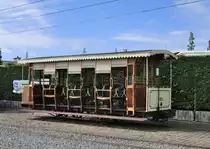 De Kusttram,  Wagen Nr. 8853 vor der Fahrzeughalle am Loskaai in  De Panne am 29.8.2015