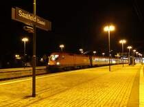 1116 114-7 kam am 05.09.15 mit einem Sonderzug mit Flüchtlingen in Saalfeld/Saale an.