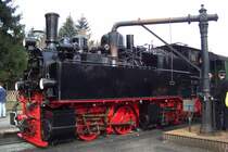 99-5901 nimmt sich vor der schwierigen Bergfahrt auf den Brocken noch einmal einen kr�ftigen Schluck im Bf Drei-Annen-Hohne.