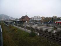 Der S1 Endbahnhof und G�ubahndurchgangsbahnhof Herrenberg bei schlechtem Wetter am 01.11.2004.
