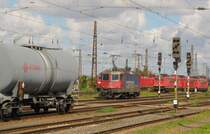 SBB Cargo 421 374-0 am 08.09.2015 in Gro�korbetha.