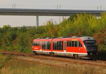 DB 642 735 als RB 23749 nach Chemnitz Hbf, am 12.09.2015 in der Abstellung in Karsdorf. Der Triebwagen der Erzgebirgsbahn verkehrte als Sonderzug zum Winzerfest in Freyburg (U).
