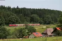 IRE 3215 (Neustadt(Schwarzw)-Ulm Hbf) mit Schublok 218 432-3 bei Löffingen 4.7.15