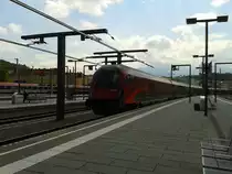 Nachschuss von railjet 564 (Wien Westbahnhof - Innsbruck Hbf) am 18.8.2015 bei der Abfahrt in Salzburg Hbf.