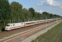 401 017 als ICE 788 (M�nchen Hbf–Hamburg-Altona) am 27.08.2014 zwischen Radbruch und Winsen (Luhe)