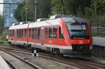 Hier 648 354-8 als RE72 (RE21912) von Kiel Hbf. nach Flensburg, bei der Ausfahrt am 18.9.2015 aus Kiel Hbf.
