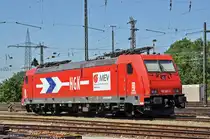 Lok 185 587-3 steht am auf einem Abstellgleis beim Badischen Bahnhof. Die Aufnahme stammt vom 10.07.2015.