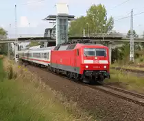 120 133-4 mit IC 2239 von Warnem�nde nach Leipzig Hbf bei der Durchfahrt im Haltepunkt Rostock-Marienehe.19.09.2015 