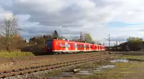 426 042 + 426 043 sind als RB St. Ingbert - Dillingen Saar unterwegs. Die beiden Mini Quietschies befinden sich hier zwischen den Bahnhöfen Bous und Ensdorf. Bahnstrecke 3230 Saarbrücken - Karthaus am 20.11.2013