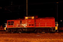 Kurz vor Mitternacht wird die 298 324-5 am 18.09.2015 im Bahnhof Oranienburg auf ihren nächtlichen Einsatz vorbereitet.