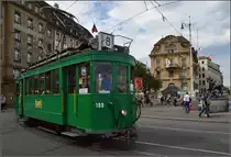 Strassenbahn Basel. Historischer Triebwagen Be 2/2 190 mit Anhänger an der Rheinbrücke in in Basel. September 2015.