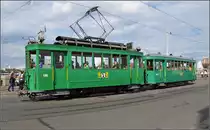 Strassenbahn Basel. Historischer Triebwagen Be 2/2 190 mit Anhänger an der Rheinbrücke in in Basel. September 2015.