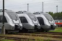 Drei auf eine Streich DB 1442 803, DB 1442 661 & Abellio 9442 313 bei der RCL in Wustermark abgestellt 22.09.2015 (Foto von Straße aus)