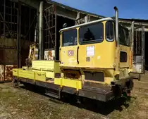 Deutsches Dampflokmuseum Bahnbetriebswerk Tuttlingen, DB-Baufahrzeug vor dem Lokschuppen, Juli 2015
