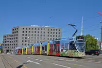 Neu macht der Be 6/10 Tango 152 Werbung für IP Suisse. Hier fährt der Wagen auf der Linie 11 zur Haltestelle Münchensteinerstrasse. Die Aufnahme stammt vom 21.09.2015.