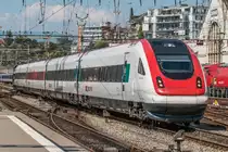 SBB ICN RABDe500 030  Louis Chevrolet  bei der Einfahrt in Lausanne. 30.08.2015