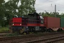 Die 275 107-1 von DuisPort Rail fuhr am 24.09.2015 mit einem gemischten Güterzug durch Bochum-Riemke. Die Lok hat ihre frühere Lanxess-Beschriftung verloren.