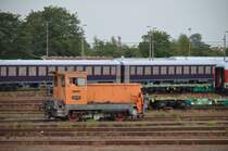 V23 167 im EuroMaint Rail Werk Delitzsch dahinter zusehen  künftige ? HKX Wagen ex ÖBB Triebzug 4010 25.09.2015