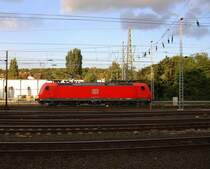 185 141-9 DB rangiert in Aachen-West. 
Aufgenommen vom Bahnsteig in Aachen-West. 
In der Abendsonne am Abend vom 25.9.2015.