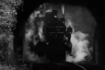 Schwer beeindruckt von den Fotoleistung so mancher Kollegen musste ich meine Bilderserie noch mal durchblicken. Hier im Bild 25.026 vor der Einfahrt in den kleinen Tunnel nächst Celje am 24.09.2015. 

http://www.fotocommunity.de/pc/pc/display/36876827