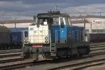 Diese sch�ne 714 205-2 wartet zum  Tag der nationalen Eisenbahn  in Hradek Kralowe auf Arbeit, sehr zur Freude der unz�hligen Fotografen. 26.09.2015