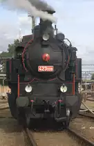 423 009 hat ein kurzes Verschnaufp�uschen, bevor sie wieder unz�hlige Besucher des Eisenbahnfestes in Hradec Kralove zur Besichtigung einl�dt. 26.09.2015