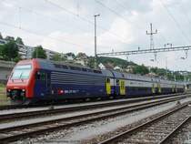 SBB Re 450 081-5  Weiningen  mit Doppelstock-Pendel-Zug (DPZ) abgestellt am 12.07.03 in Schaffhausen