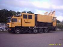 Am 13.07.2003 stand dieser Schieneschleif-LKW abgestellt in Berlin-Genshagen 