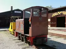 Im Museum der Waldbahn Muskau steht eine Diesellok mit der Fabriknummer 24 88 17, gefertigt bei VEB Lokomotivbau Karl Marx in Babelsberg, gesehen am 03. Oktober 2015.