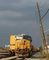 9-10-15 Newark, NJ, Port Elizabeth. CSX 836 vor nahender Gewitterfront abgestellt.