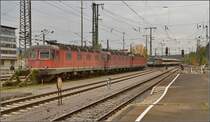 Nicht nur drei Re 620 ergeben in Singen neuerdings ein ungewohntes Bild. Wenn dann noch Schweizer IC-Wägen und diese Loks die Autozug 115 509-2 einrahmen, dann ist des Fotografen Tag durchaus zufriedenstellend... ;-) Singen, Oktober 2015. 