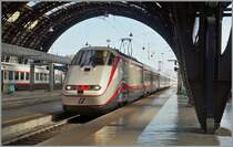 Ein ETR 500 erreicht als  Frecciabianca  Milano Centrale. 
5. Mai 2014