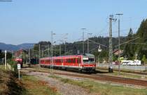 629 003-4 und 628 318-7/628 236-1 als RB 26919 (Titisee-Seebrugg) in Titisee 22.8.15