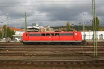 151 155-9 DB rangiert in Aachen-West.
Aufgenommen vom Bahnsteig in Aachen-West.
Bei Sonne und  Regenwolken am Mittag vom 17.10.2015.
