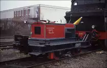 Rangiertraktor Nr. 1 der Museums Eisenbahn Minden am 29.12.1991
in Minden Oberstadt.