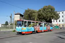 Straßenbahn Zwickau: Tatra KT4D der SVZ Zwickau - Wagen 949, aufgenommen im Oktober 2015 am Hauptbahnhof in Zwickau.